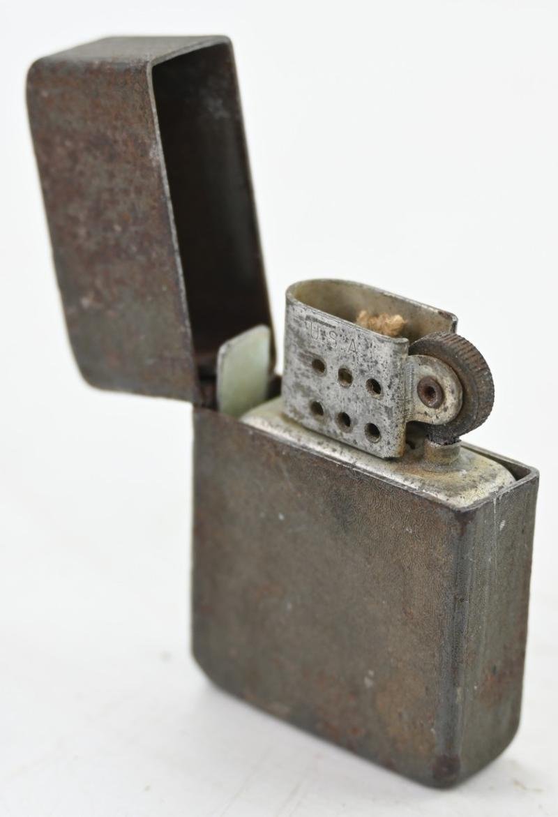 US WW2 Century Gray Crackle Lighter — image 2
