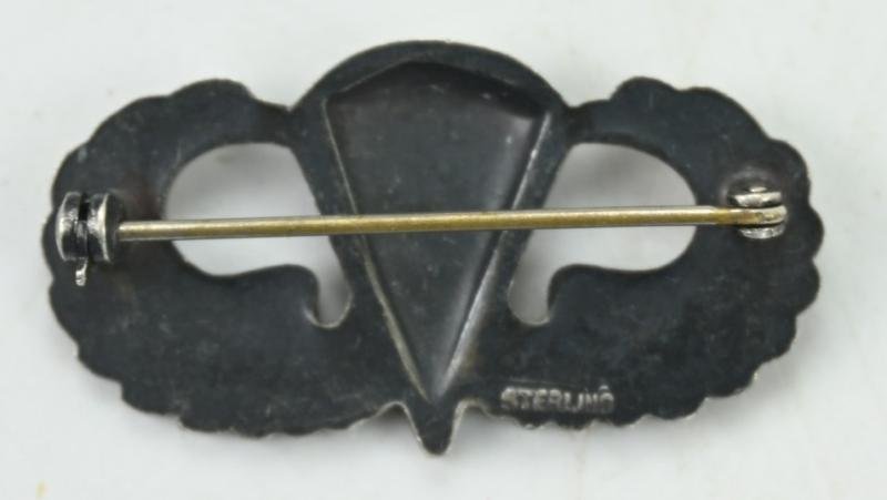 US WW2 Jumpwing Pinback — image 3