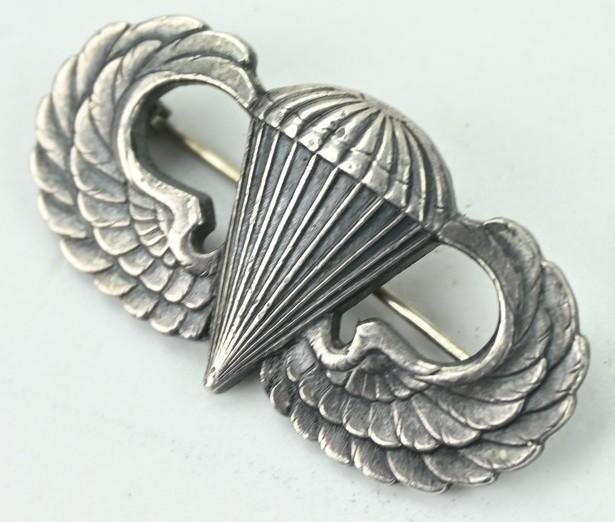 US WW2 paratrooper Jumpwing 'Robbins & Co.' — image 2