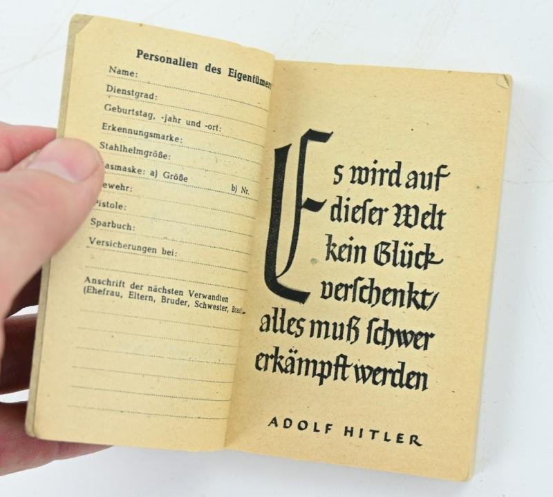 German WH Pocketbook 1945 — image 2