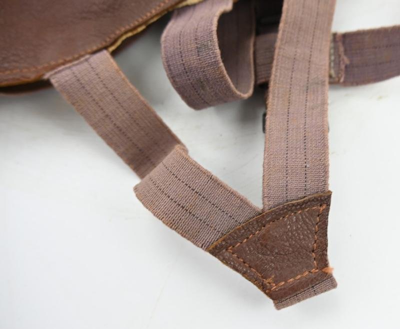 British WW2 RAF Gunner Face Mask — image 11