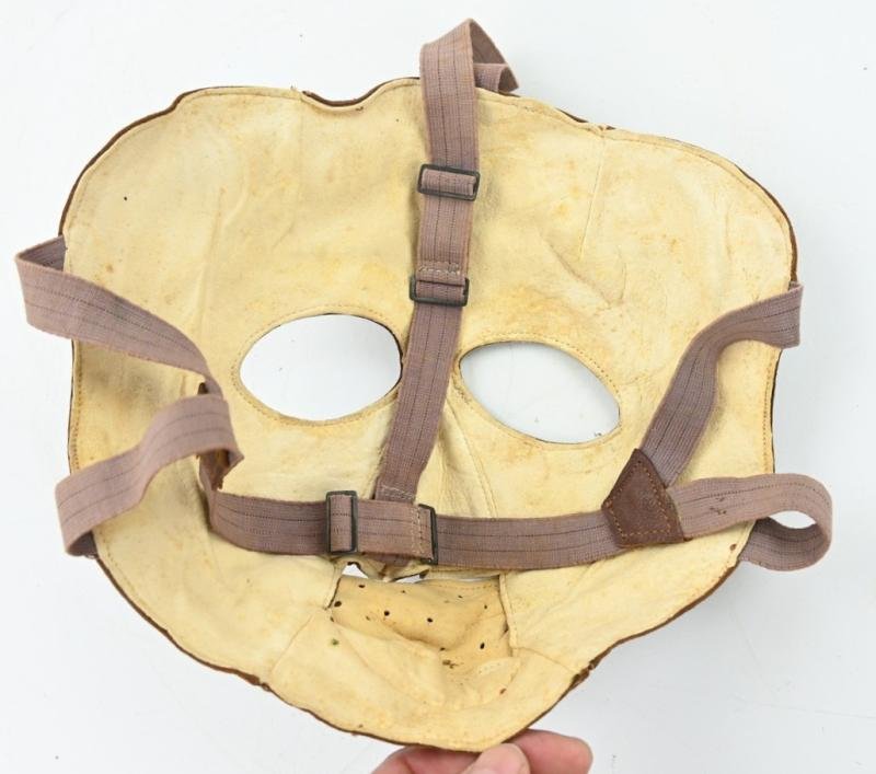 British WW2 RAF Gunner Face Mask — image 13