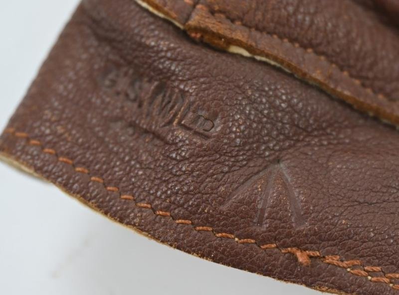 British WW2 RAF Gunner Face Mask — image 6