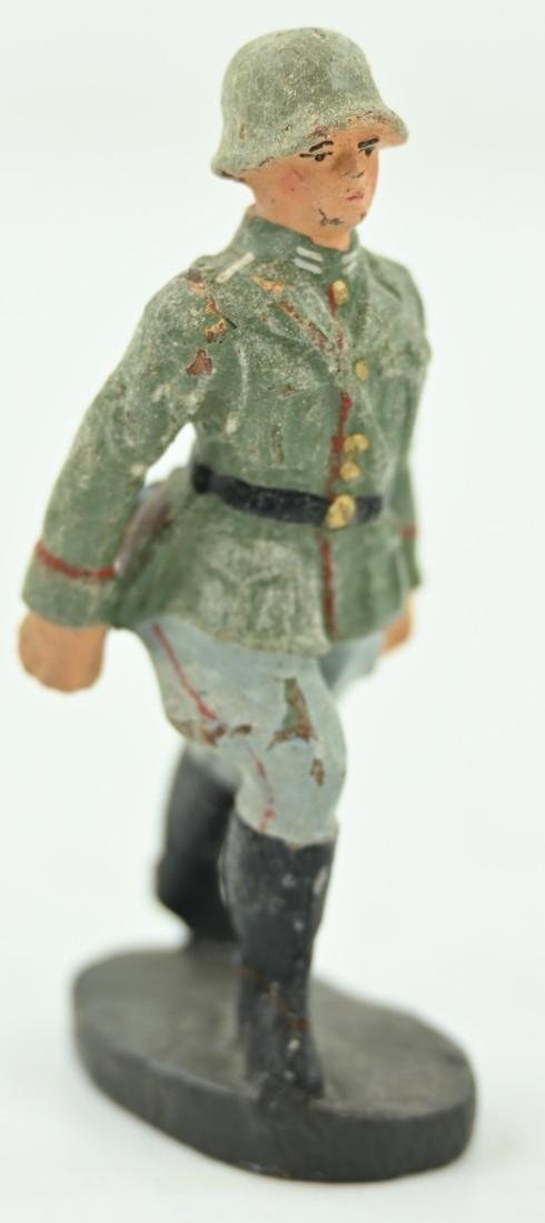 German Elastolin Toy Figure 'Officer' — image 4