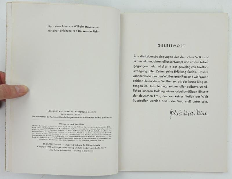 German Book 'Frauen Helfen Siegen' — image 2