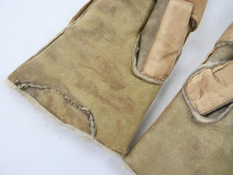 British WW2 Female Air Defense Gloves — image 6