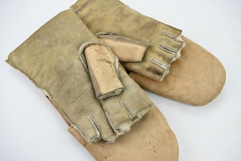 British WW2 Female Air Defense Gloves — image 8