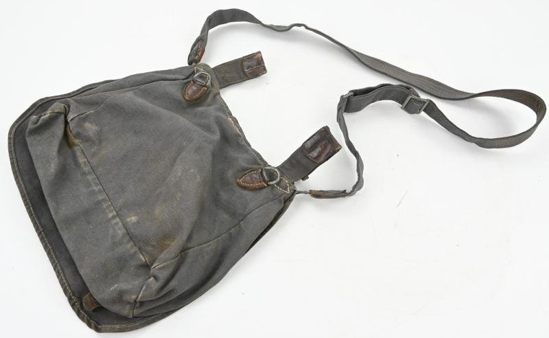 German LW M31 Breadbag with carrying strap — image 3
