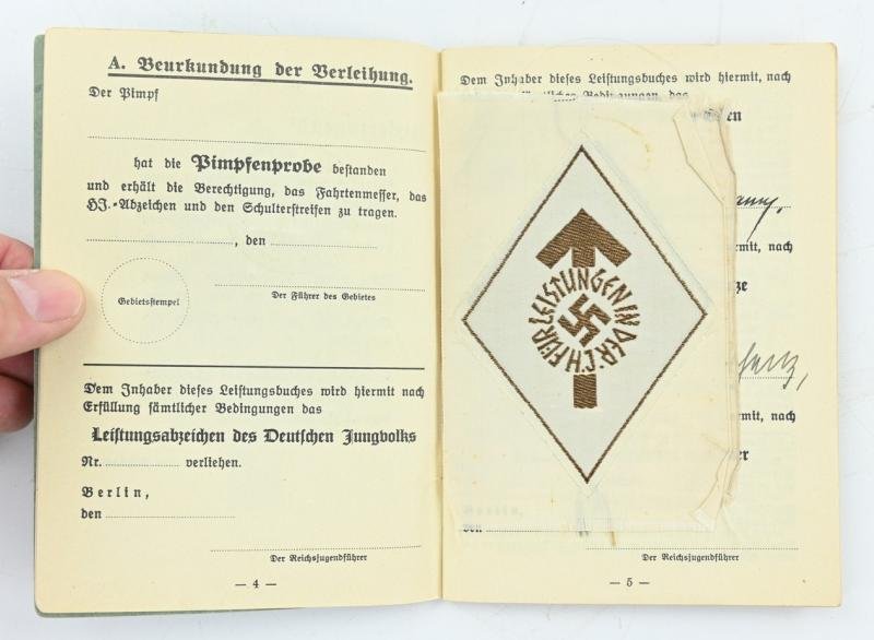 German Hitler Youth Leistungsbuch with insignia — image 4