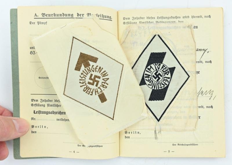 German Hitler Youth Leistungsbuch with insignia — image 5
