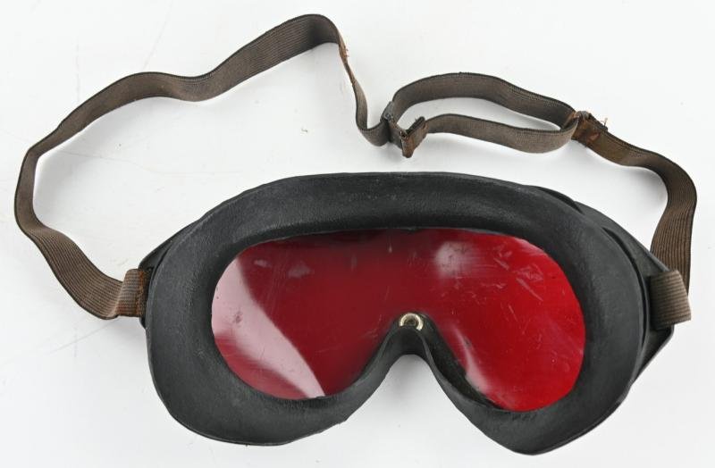 US WW2 M-1944 Flying Goggles in Case — image 9