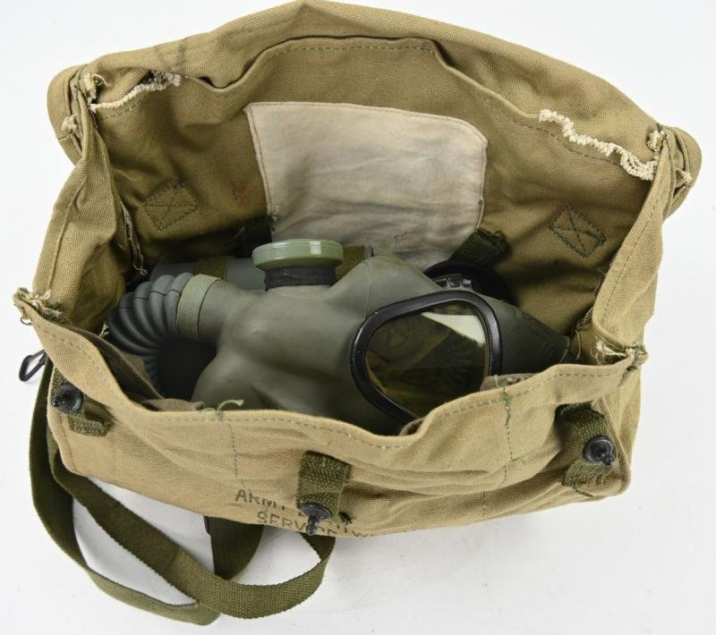 US WW2 Leightweight Service Mask Bag with package — image 8