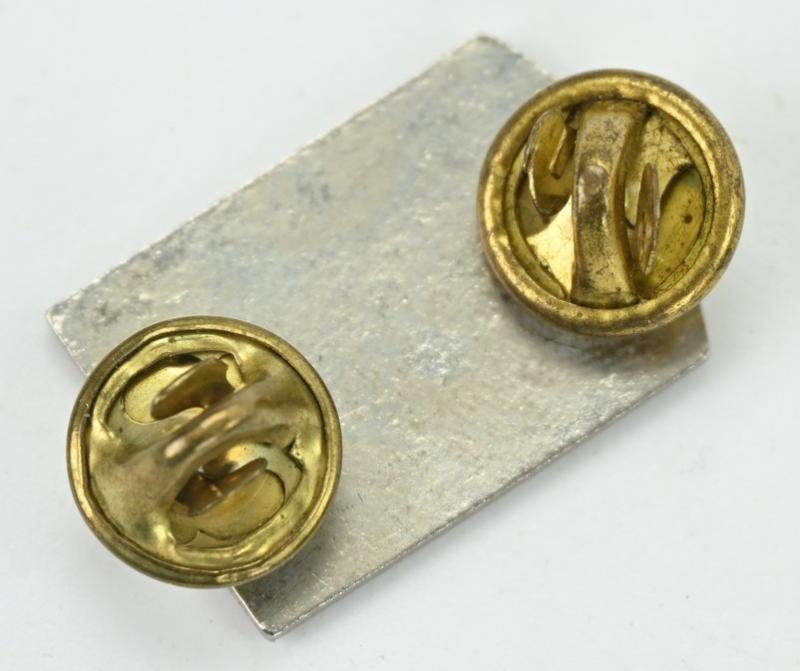 US WW2 82nd Airborne Division DUI Unit Crest Pin — image 3