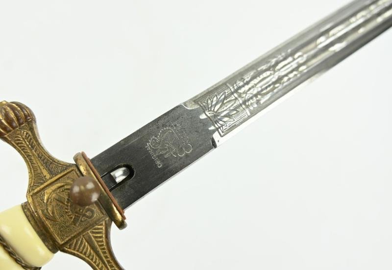 German KM Officer's Dagger 'Carl Eickhorn Solingen' — image 11