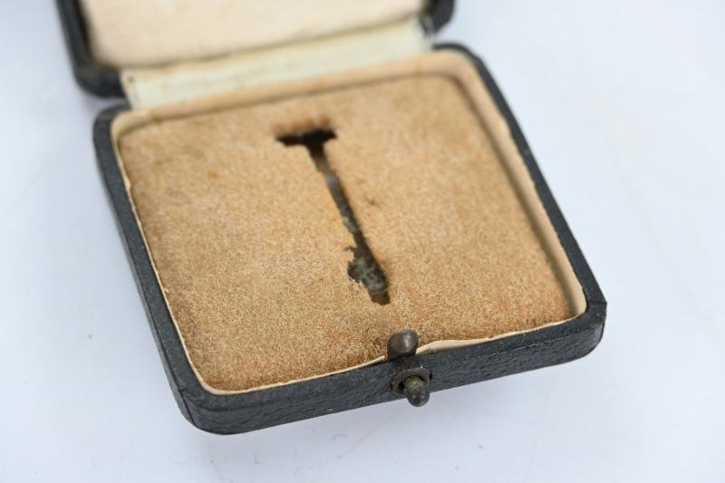 German Cased Ostvölker 1th class Cross with swords in Gold — image 4