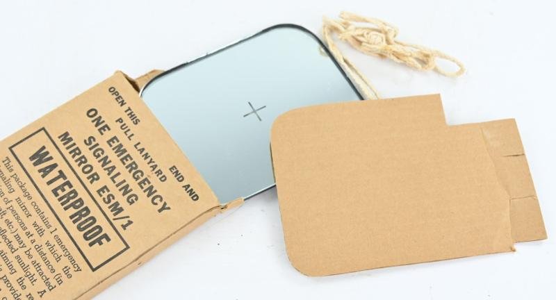 USAAF WW2 Emergency Signaling Mirror in Package — image 6