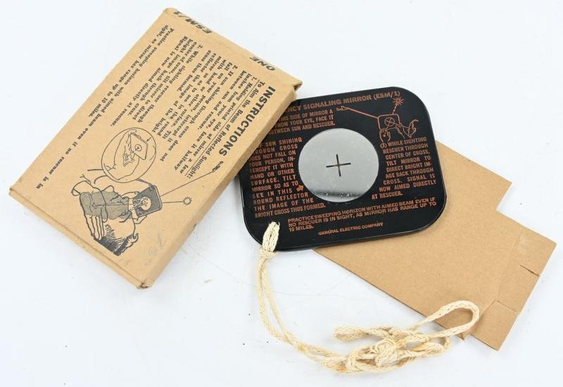 USAAF WW2 Emergency Signaling Mirror in Package — image 7