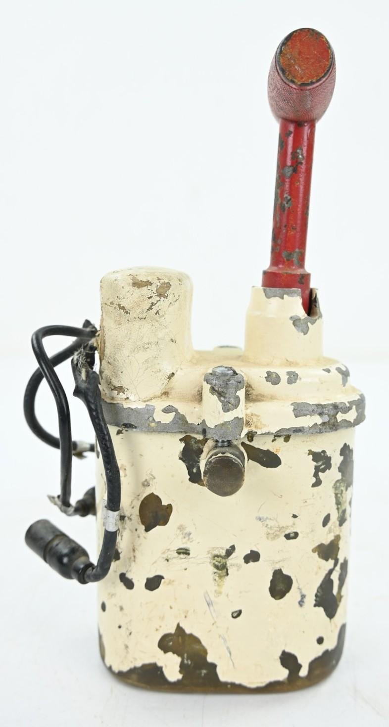 US WW2 '10 Cap' Blasting Machine For Manual Firing of Tank Main Gun — image 4