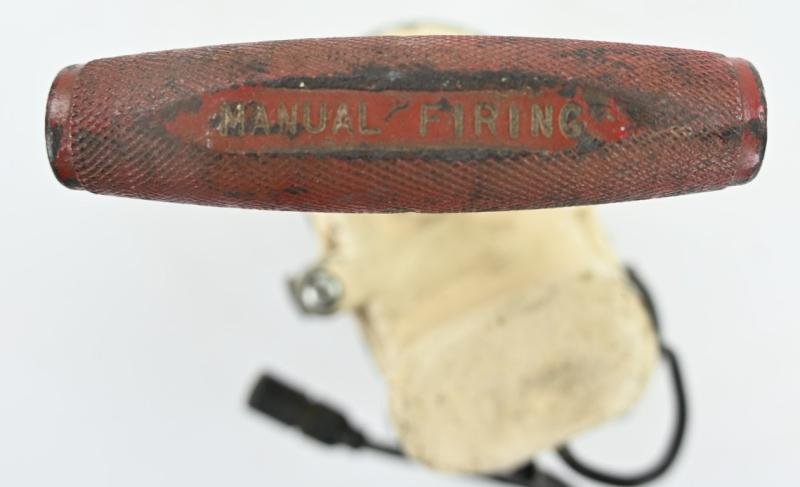 US WW2 '10 Cap' Blasting Machine For Manual Firing of Tank Main Gun — image 8