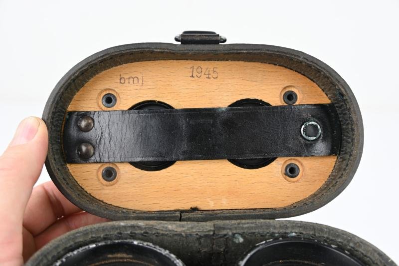 German WH 7x56 Panzer Binocular in Presstoff Case 1945 — image 9
