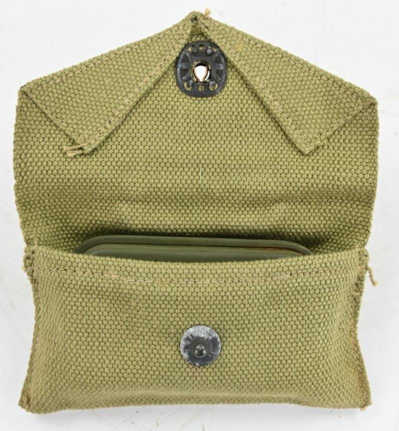 US WW2 M-1924 First Aid Pouch with First Aid Kit — image 3