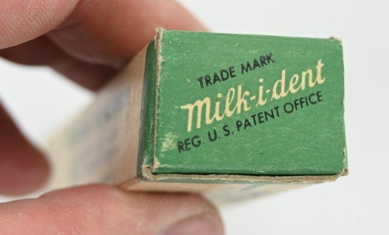 US WW2 Dental Cream Tube in Case — image 4