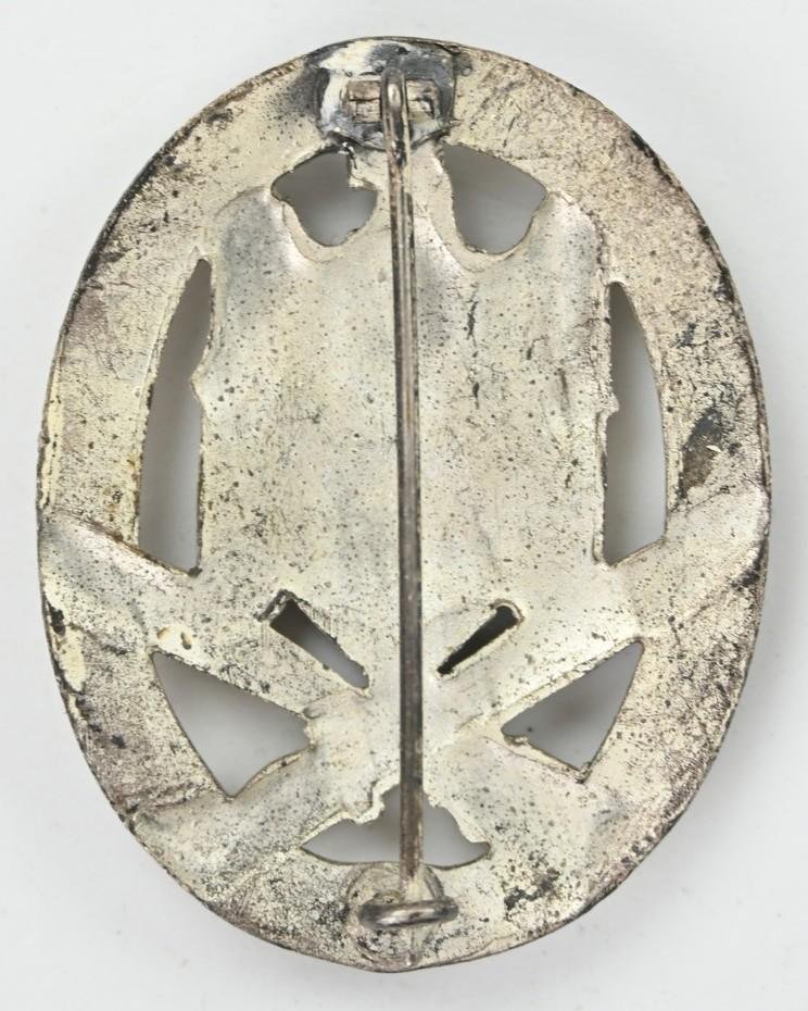 German General Assault Badge 'Semi-Hollow' — image 4