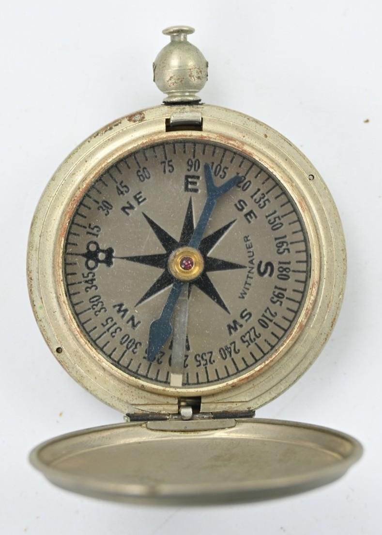 US WW2 Pocket Compass 1941 in original case — image 9
