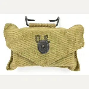 US WW2 M-1924 First Aid Pouch with First Aid Dressing