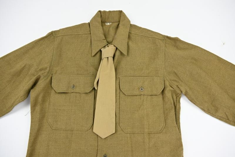 US WW2 Wool Shirt & Tie — image 2