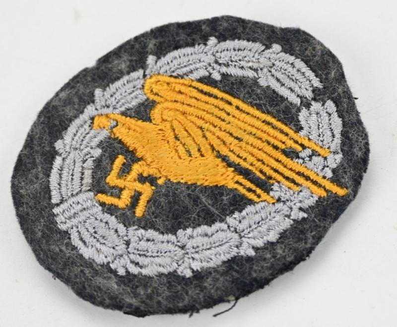German LW Padded Paratrooper Cloth Badge — image 2
