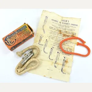 US WW2 Foxhole Black-Out Cigaret Lighter in box