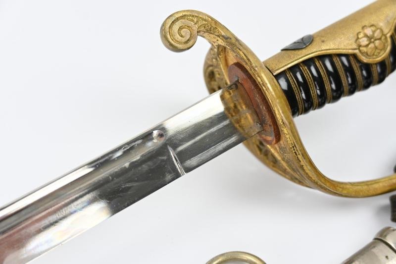 Imperial Japanese WW2 Infantry Officer Sword Type 19 Kyu-Gunto — image 11