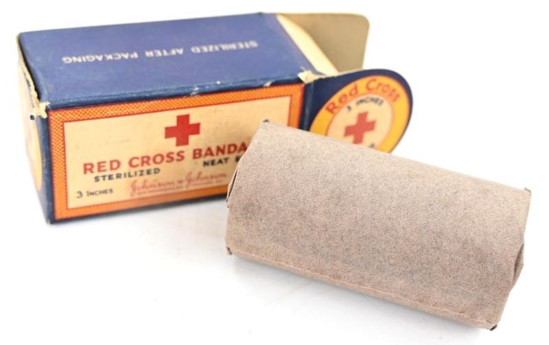 US WW2 Red Cross Bandage Pack with Content — image 6