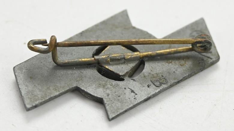 German Hitler Youth Proficiency Badge in Silver — image 3