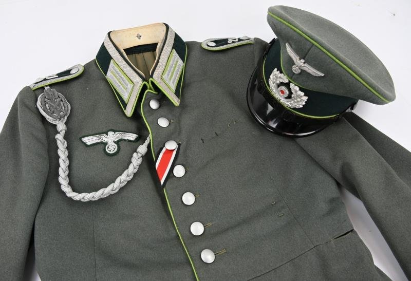 German WH Panzer-Grenadier Parade Tunic and Visor Cap — image 2