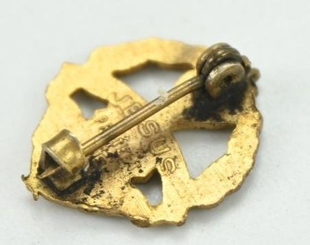 US WW2 Patriotic Lapel Pin — image 4