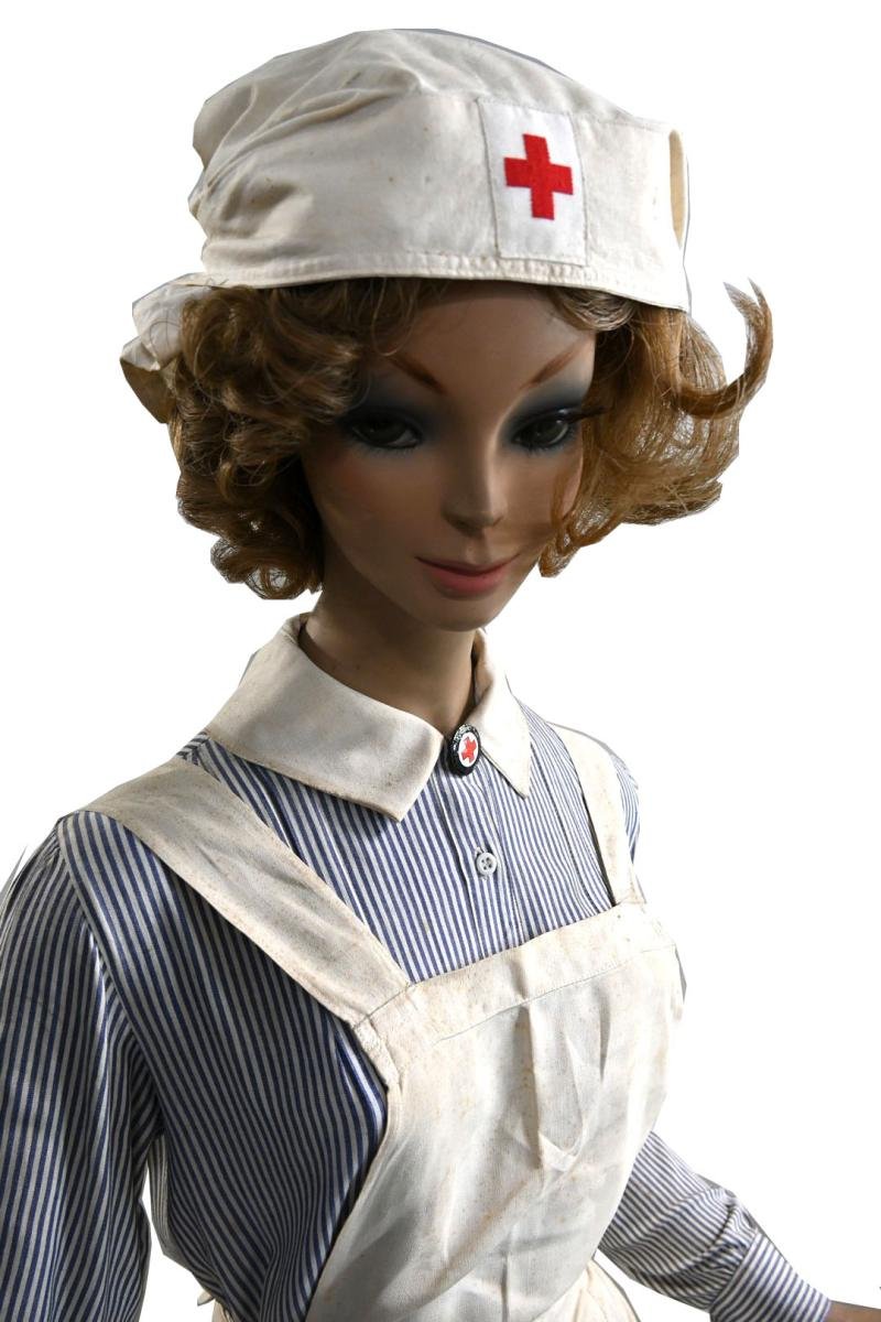 German DRK Nurse Mannequin — image 2
