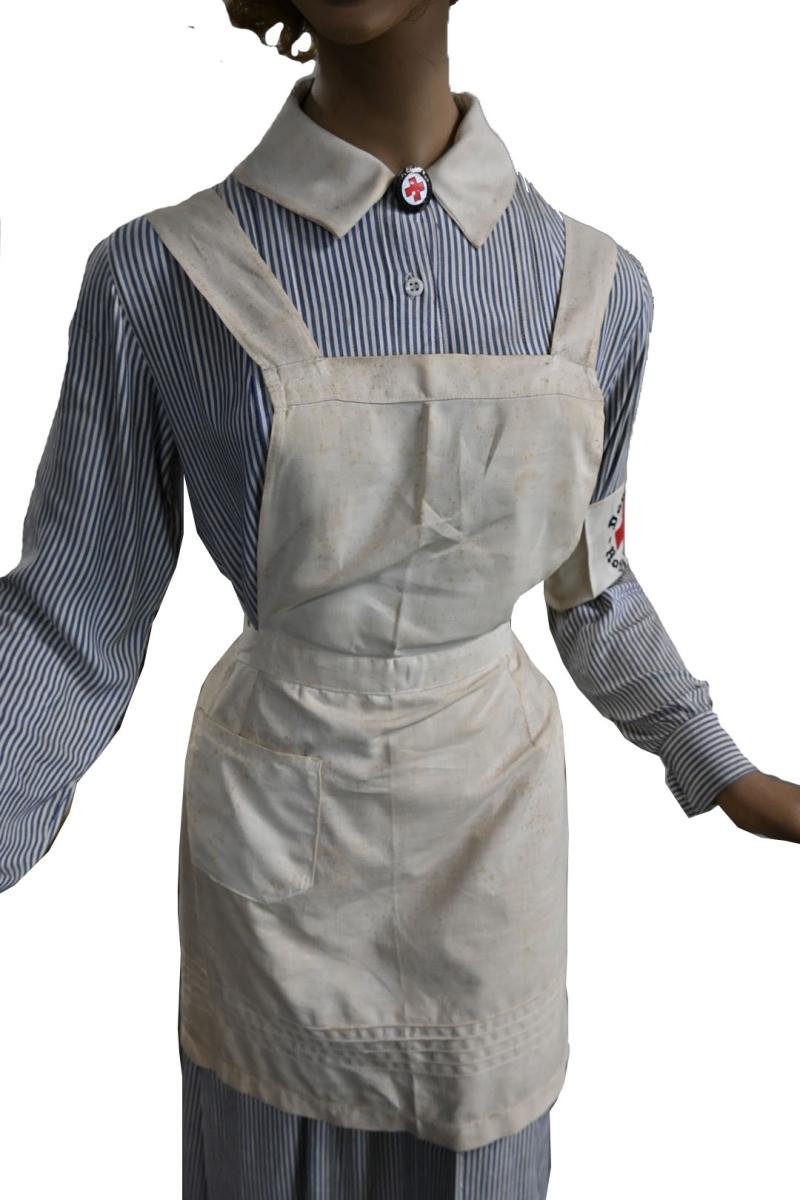 German DRK Nurse Mannequin — image 5
