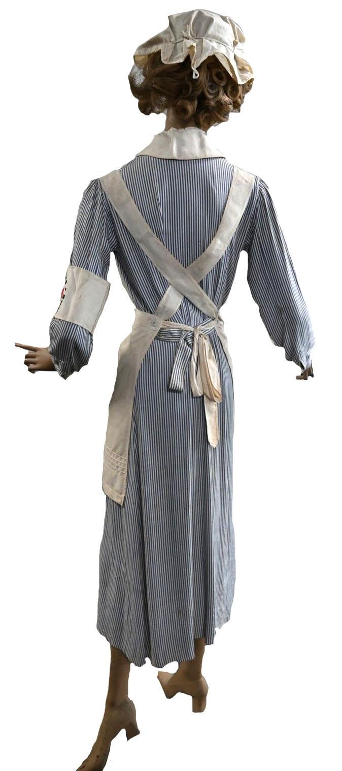 German DRK Nurse Mannequin — image 6