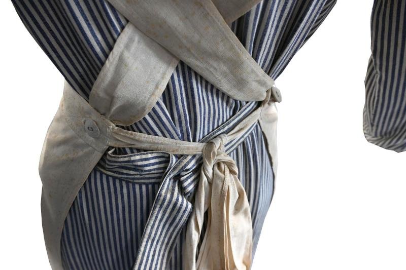 German DRK Nurse Mannequin — image 7