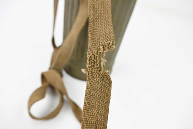 German WH M31 Camo Gasmask & Cannister — image 5