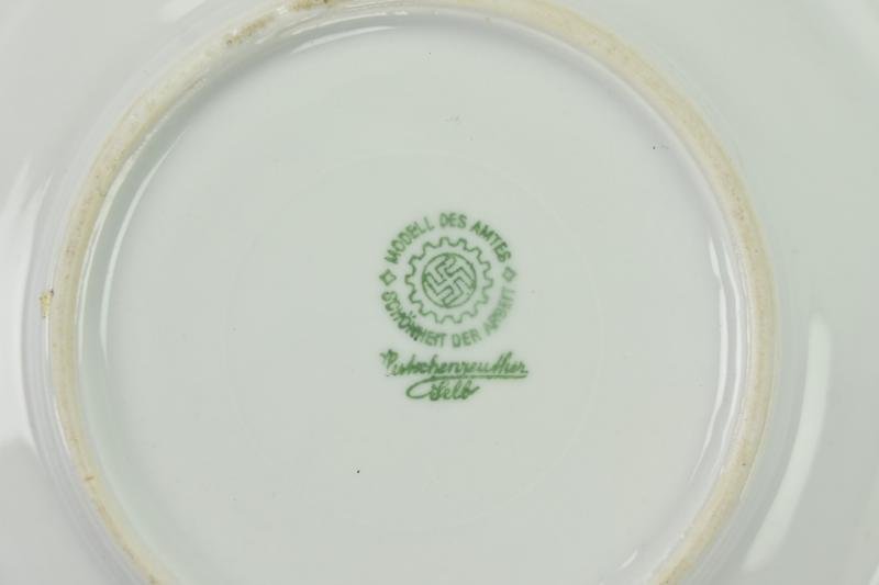 German Third Reich Period 'IG Farben' Canteen Porcelain — image 9