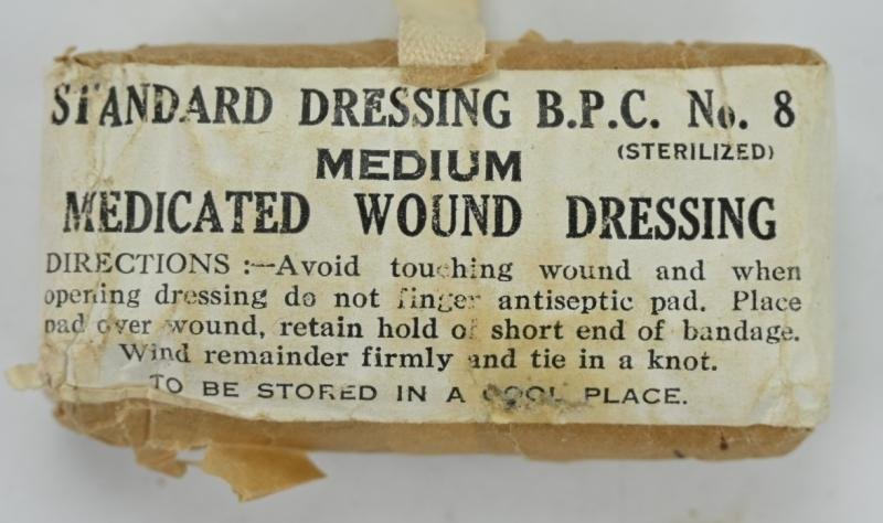 British WW2 Standard Dressing Medicated Wound Dressing No.8 — image 2