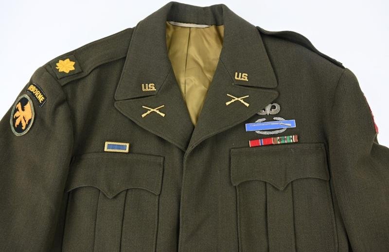 US WW2 Officer Ike Jacket 'Airborne'' — image 3