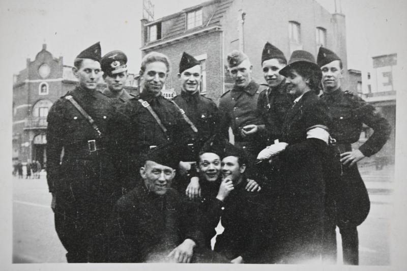 Dutch NSB Group Picture — image 3