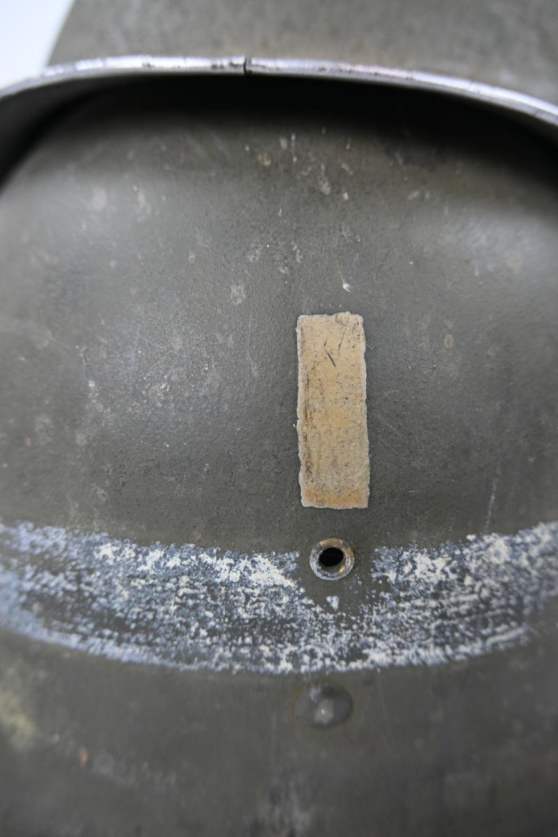US WW2 Fixed bale Combat Helmet '1st Lieutenant' — image 15