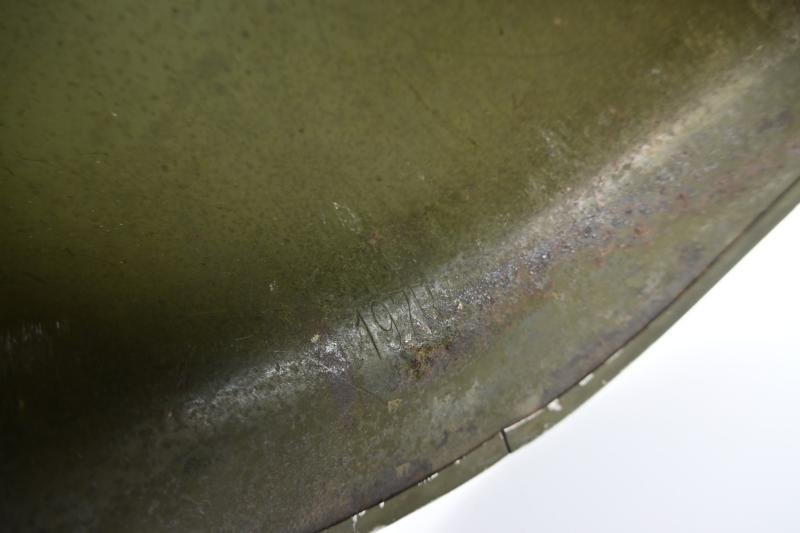 US WW2 Fixed bale Combat Helmet '1st Lieutenant' — image 16