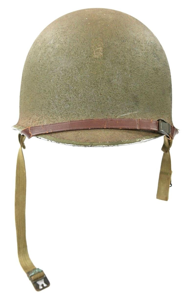 US WW2 Fixed bale Combat Helmet '1st Lieutenant' — image 3