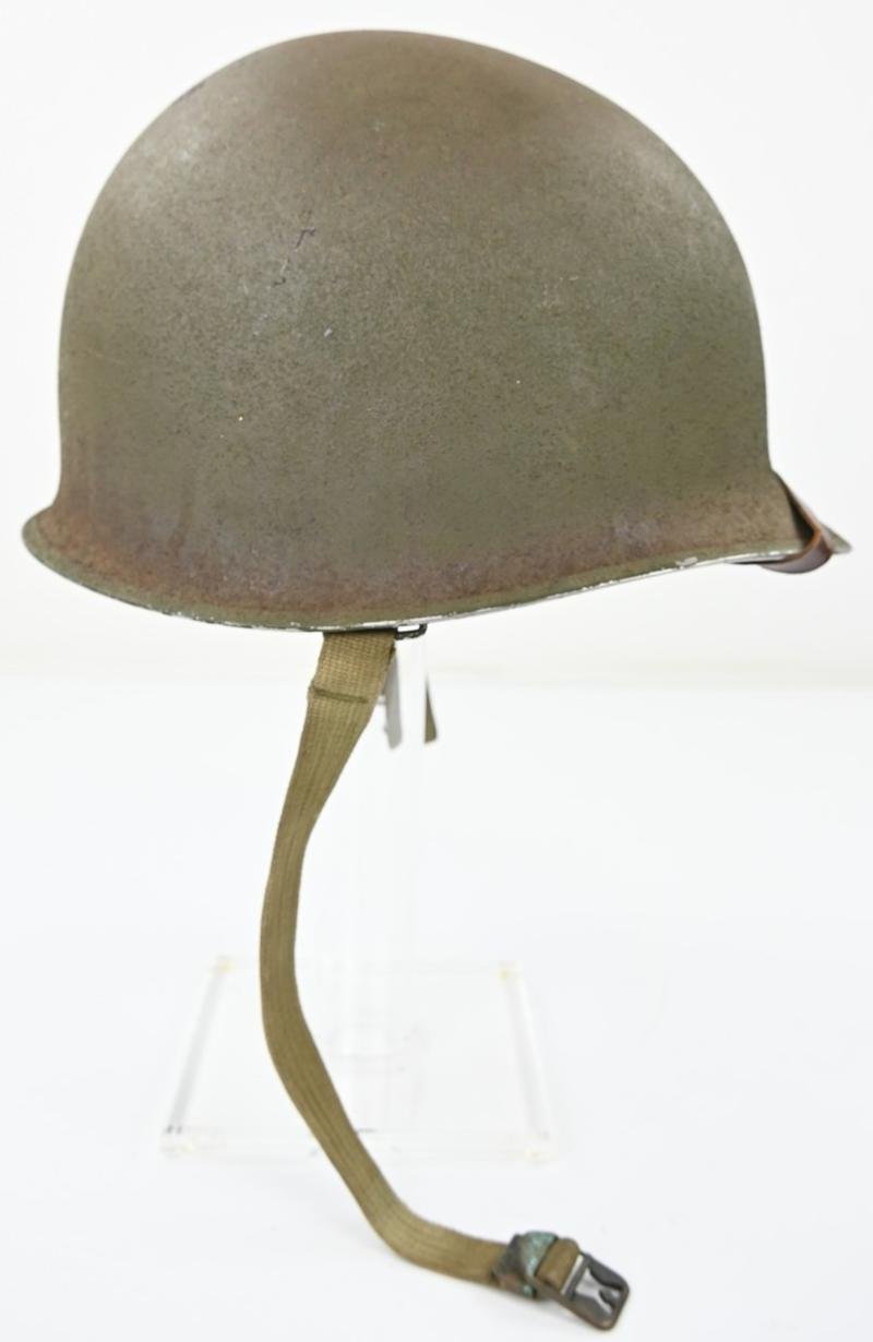 US WW2 Fixed bale Combat Helmet '1st Lieutenant' — image 7
